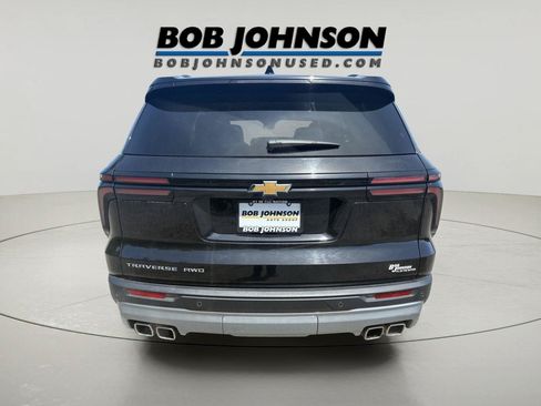 Used 2025 Chevrolet Traverse LT AWD/4WD image 4