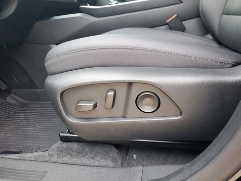 New 2026 Chevrolet Equinox LT w/ Convenience Package II FWD image 14