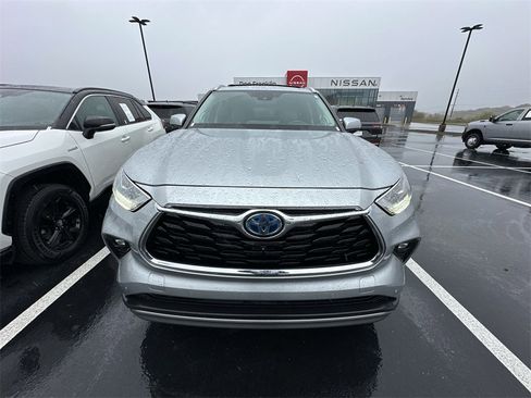 Used 2023 Toyota Highlander Platinum image 26