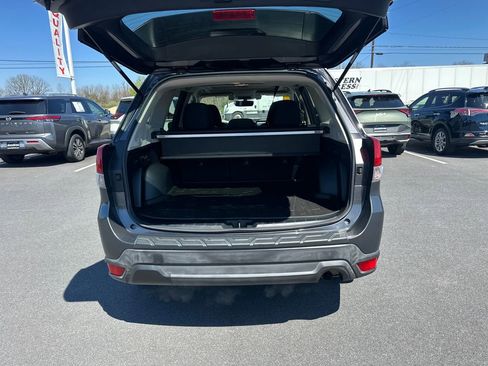 Used 2020 Subaru Forester Premium AWD/4WD image 11