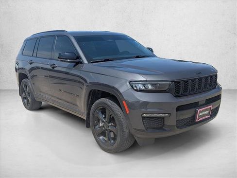 Used 2024 Jeep Grand Cherokee L Limited w/ Black Appearance Package RWD image 3
