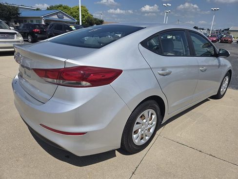 Used 2018 Hyundai Elantra SE w/ Cargo Package image 3