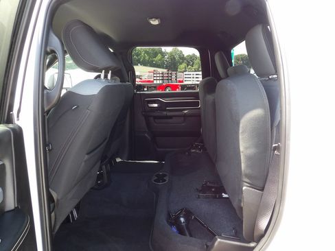 Used 2024 RAM 2500 Big Horn AWD/4WD image 35
