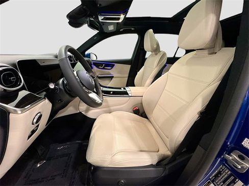 Used 2025 Mercedes-Benz GLC 300 4MATIC image 21