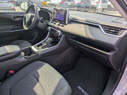 Used 2024 Toyota RAV4 XLE image 27