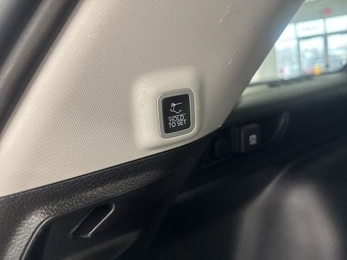 Used 2023 Jeep Grand Cherokee Limited AWD/4WD image 12