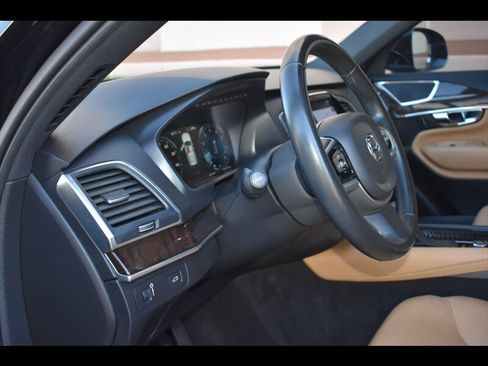 Used 2019 Volvo XC90 T6 Momentum image 14