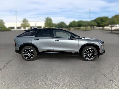 New 2025 Cadillac Optiq Sport 2 w/ LPO, Floor Liner Package image 7