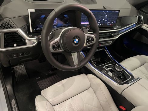 Used 2026 BMW X5 xDrive40i w/ M Sport Package AWD/4WD image 13