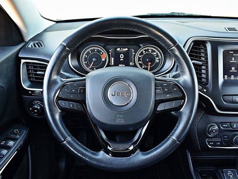 Used 2019 Jeep Cherokee Latitude Plus FWD image 25