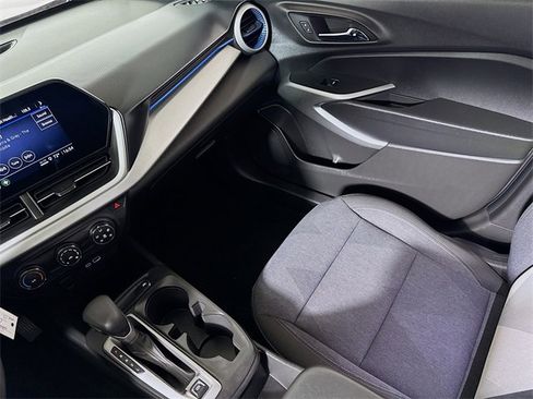 Used 2024 Chevrolet Trax LS image 19