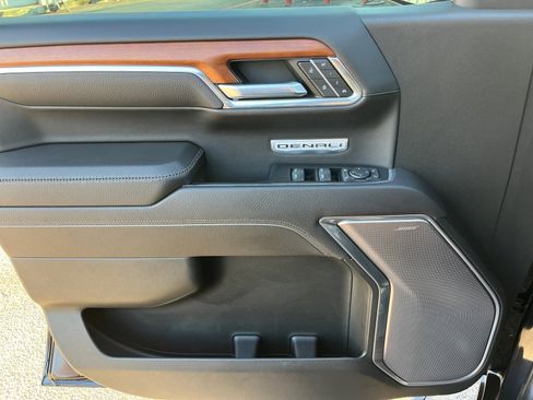 Used 2022 GMC Sierra 1500 Denali image 25