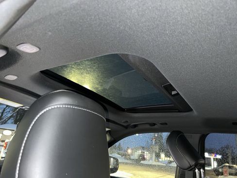 New 2026 Jeep Grand Cherokee Altitude image 18