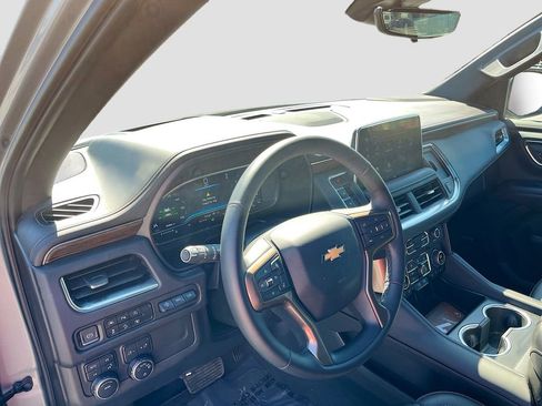 Used 2024 Chevrolet Tahoe High Country AWD/4WD image 9