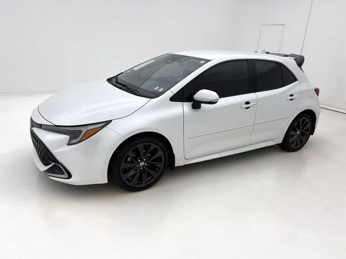 Used 2024 Toyota Corolla XSE FWD image 5