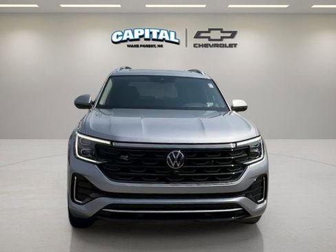 Used 2024 Volkswagen Atlas SEL Premium R-Line image 8