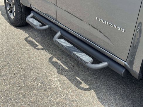 Used 2022 Chevrolet Colorado Z71 AWD/4WD image 14