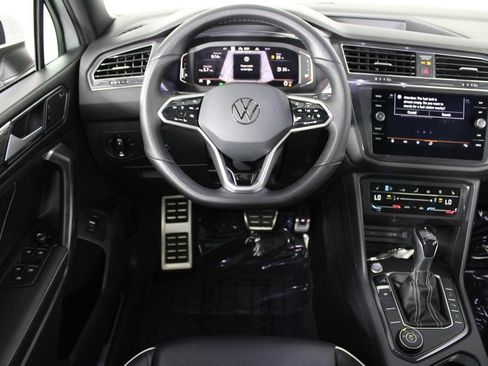 Used 2022 Volkswagen Tiguan SEL R-Line AWD/4WD image 5
