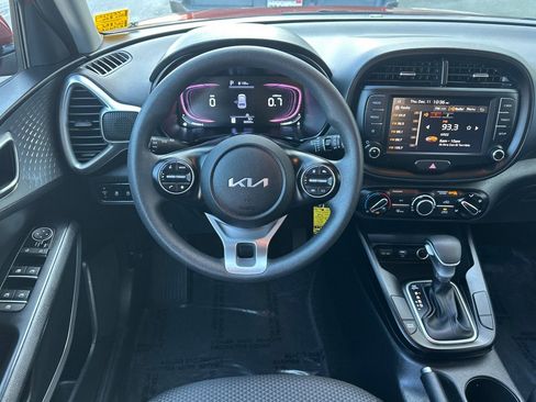Used 2024 Kia Soul LX w/ Option Group 015 image 16