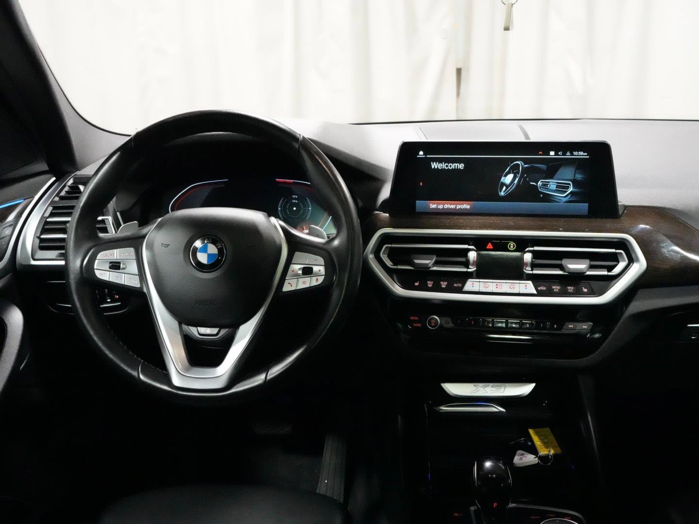 Used 2023 BMW X3 xDrive30i w/ Convenience Package AWD/4WD image 3