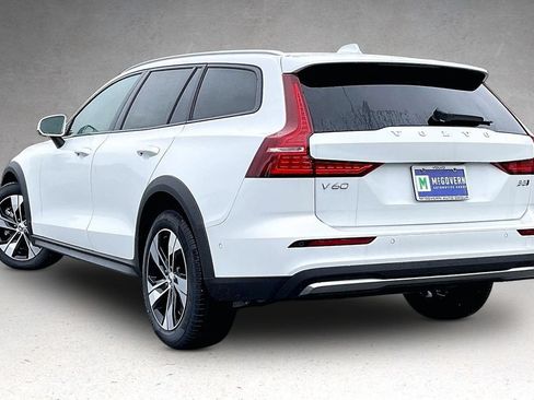 New 2026 Volvo V60 B5 Cross Country Plus w/ Climate Package AWD/4WD image 3