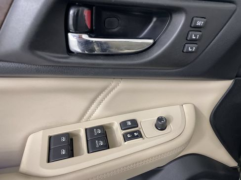 Used 2018 Subaru Outback 2.5i Limited w/ Popular Package #2 AWD/4WD image 11