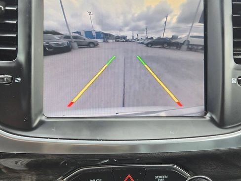 Used 2021 Chrysler 300 Touring L RWD image 9