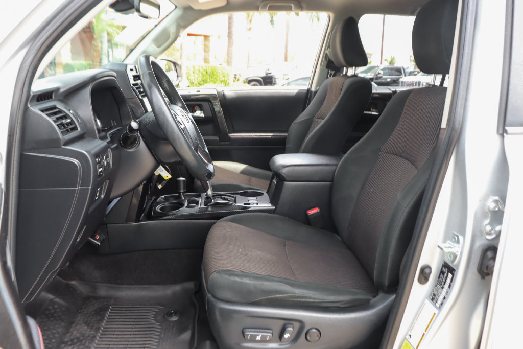 Used 2020 Toyota 4Runner TRD Off-Road AWD/4WD image 19