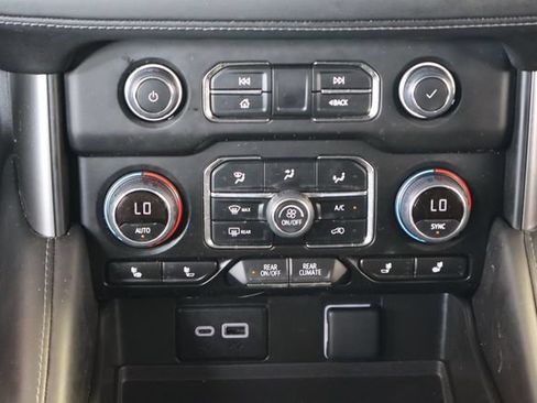 Used 2024 Chevrolet Suburban Z71 AWD/4WD image 22