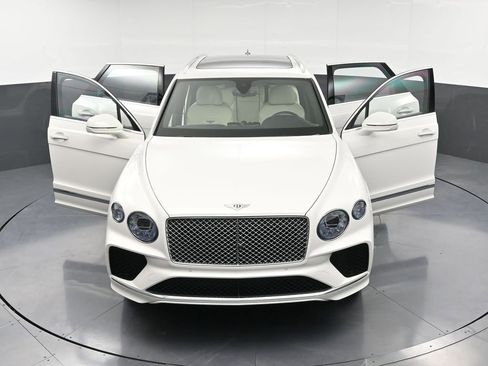 Certified 2023 Bentley Bentayga V6 image 35
