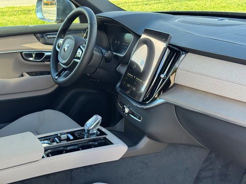 New 2026 Volvo XC90 B5 Plus w/ Protection Package Premier image 12