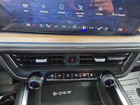 Used 2025 Chevrolet Tahoe High Country image 24