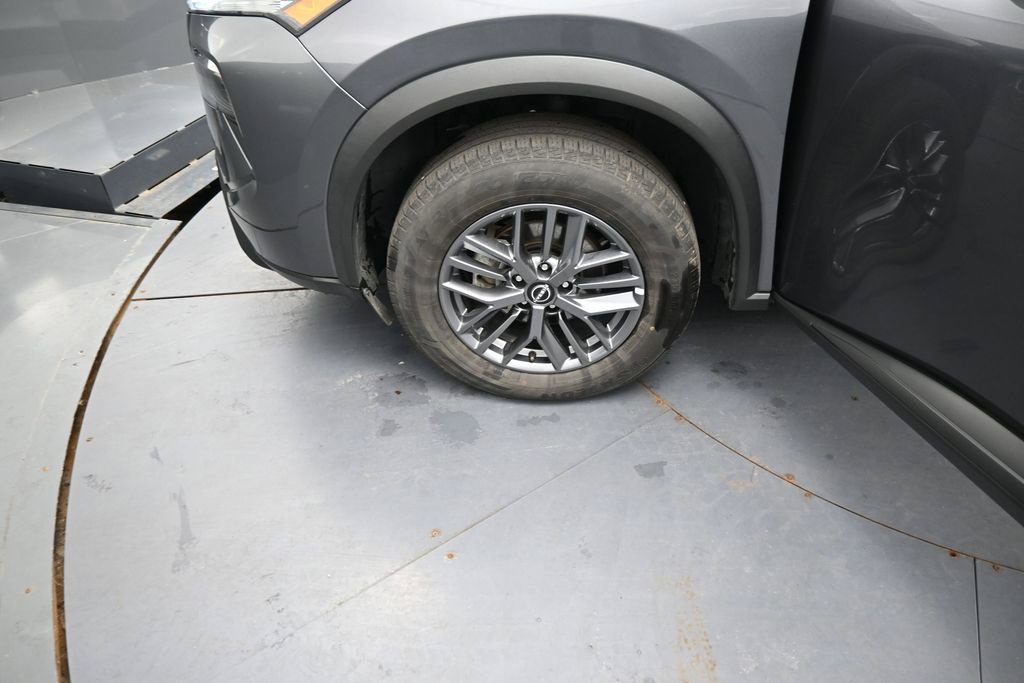 Used 2024 Nissan Rogue S AWD/4WD image 14