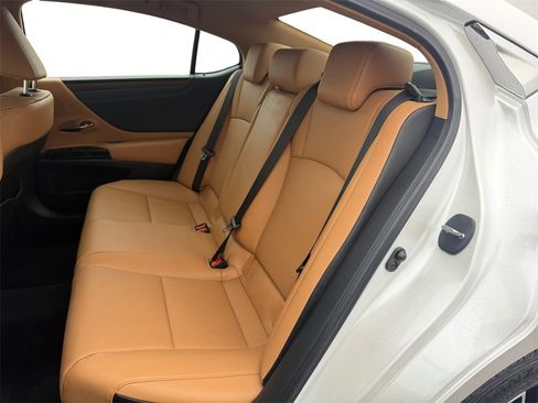 Used 2025 Lexus ES 350 w/ Premium Package image 16