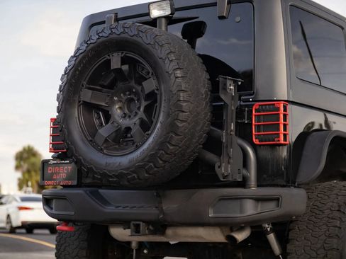 Used 2015 Jeep Wrangler Unlimited Rubicon AWD/4WD image 16