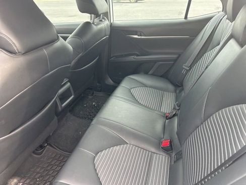 Used 2019 Toyota Camry SE image 11