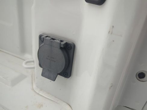 Used 2023 Chevrolet Silverado 1500 LT image 14