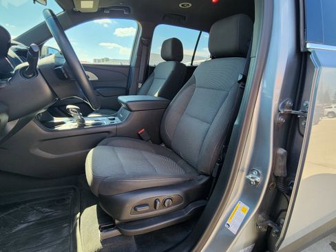 Used 2023 Chevrolet Traverse LT w/ LPO, Floor Liner Package AWD/4WD image 11
