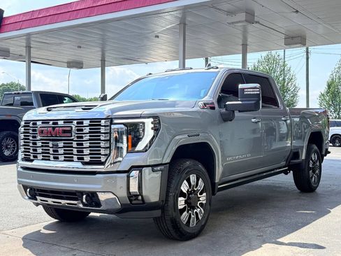 Used 2024 GMC Sierra 2500 Denali w/ Denali Reserve Package AWD/4WD image 6