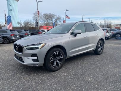 Used 2022 Volvo XC60 B5 Momentum w/ Climate Package