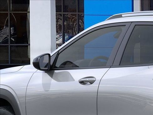 New 2025 Chevrolet Trax ACTIV w/ Driver Confidence Package image 12