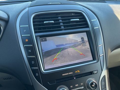 Used 2019 Lincoln Nautilus Select image 19