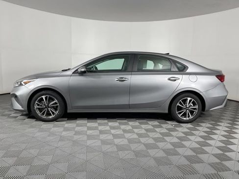 Used 2023 Kia Forte LXS FWD image 7
