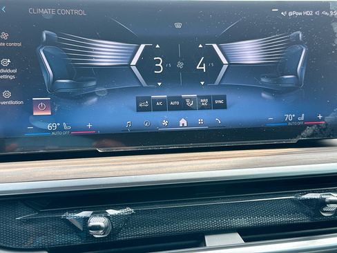 Certified 2025 BMW X5 sDrive40i w/ Parking Assistance Package RWD image 16