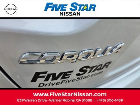 Used 2024 Toyota Corolla LE w/ LE Convenience Package FWD image 11