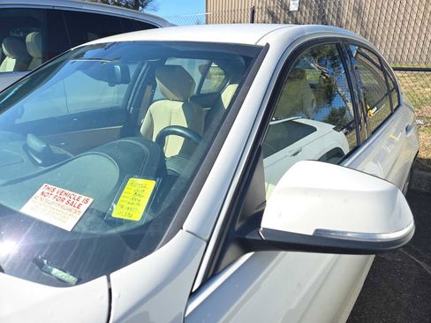 Used 2018 BMW 330e image 9