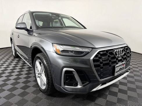 Used 2022 Audi Q5 e Prestige AWD/4WD image 5