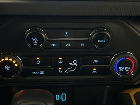 Used 2024 Ford Bronco Badlands w/ Sasquatch Package image 17