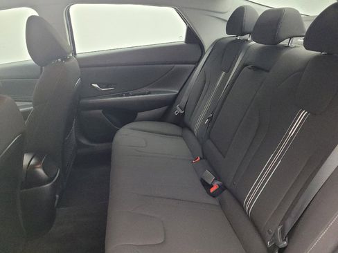 Used 2025 Hyundai Elantra SEL FWD image 18