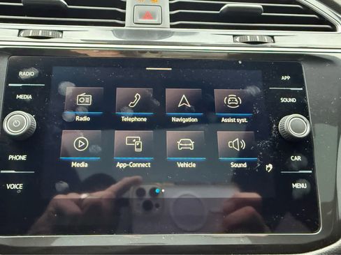 Used 2024 Volkswagen Tiguan SE R-Line image 21